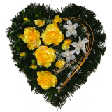 Aranžmán na hrob srdce čečinové žlté ruže 41cm